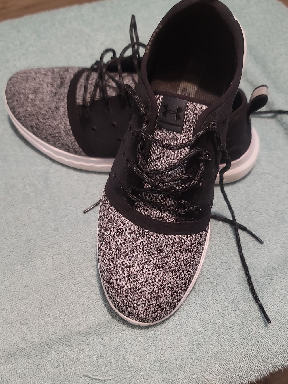 Under Armour Unisex Black and Gray Knit Training Sneakers